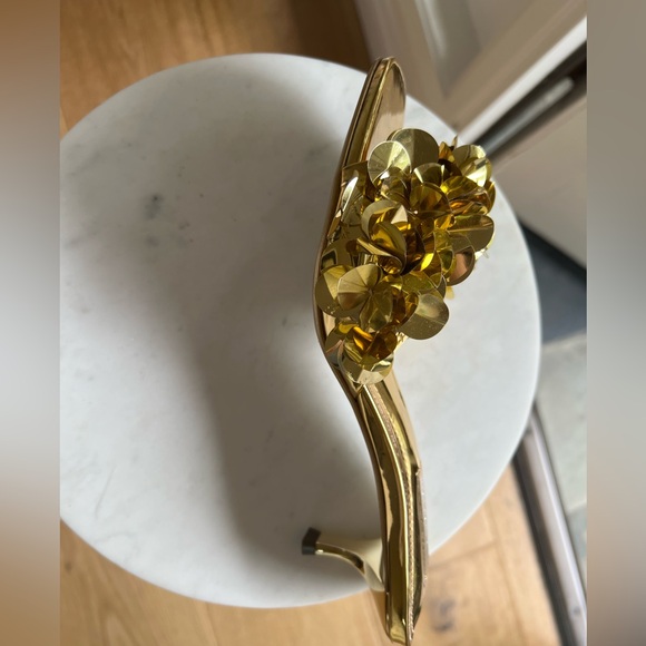 Larroude Gold Heels Elegant Shoes - Picture 6 of 6